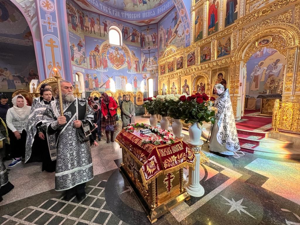 Вынос Плащаницы и Чин погребения