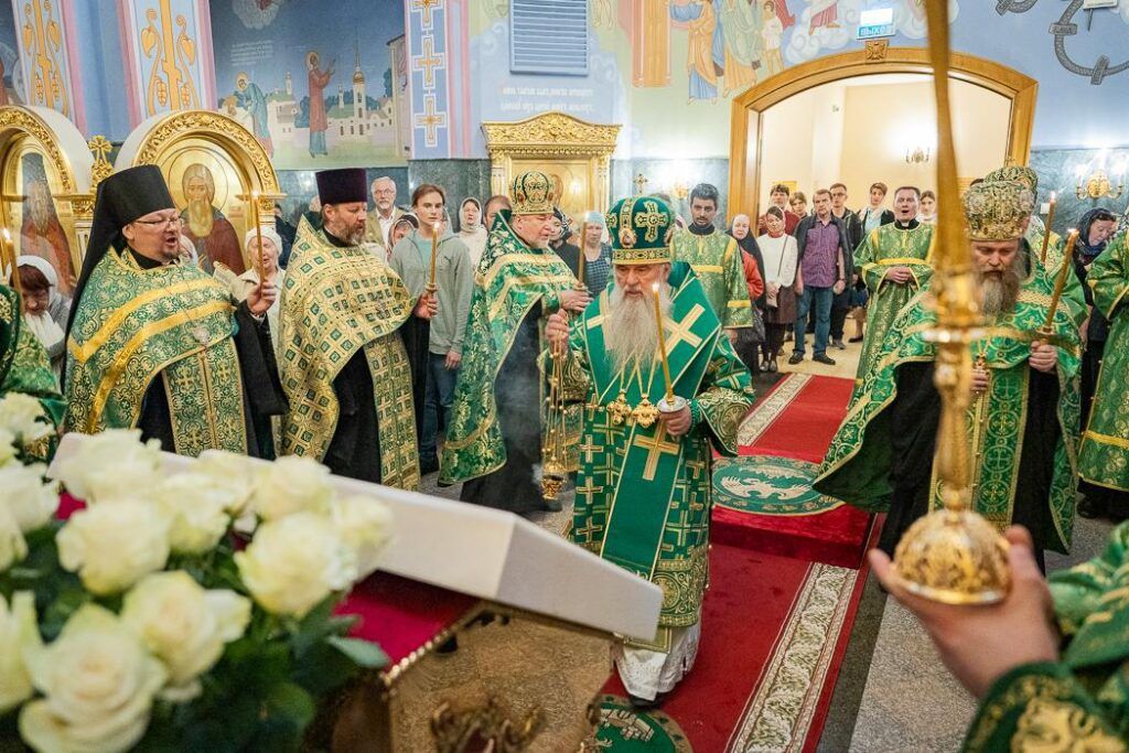 Митрополит Варсонофий совершил Всенощное бдение в нашем храме