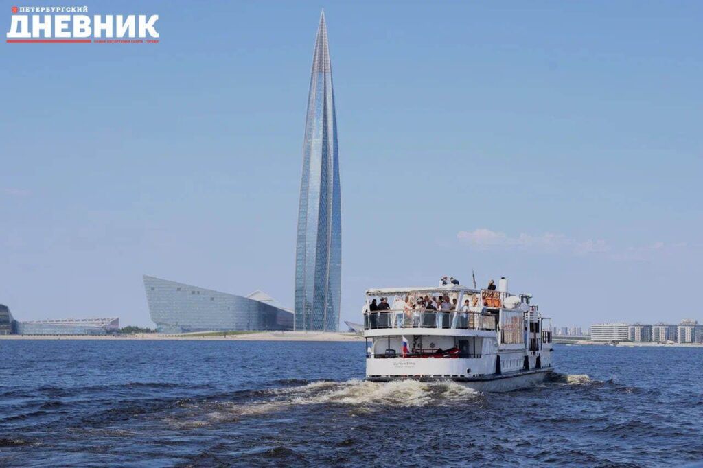Еще одна добрая духовная традиция Северной столицы — Морской крестный ход на Морском фасаде Санкт-Петербурга