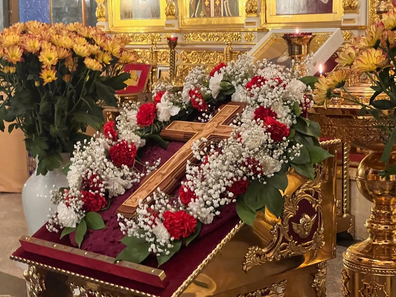 Воздвижение Честнаго и Животворящего Креста Господня
