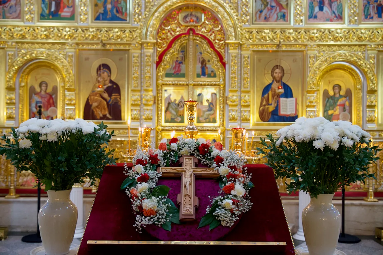 Воздвижение Честного и Животворящего Креста Господня