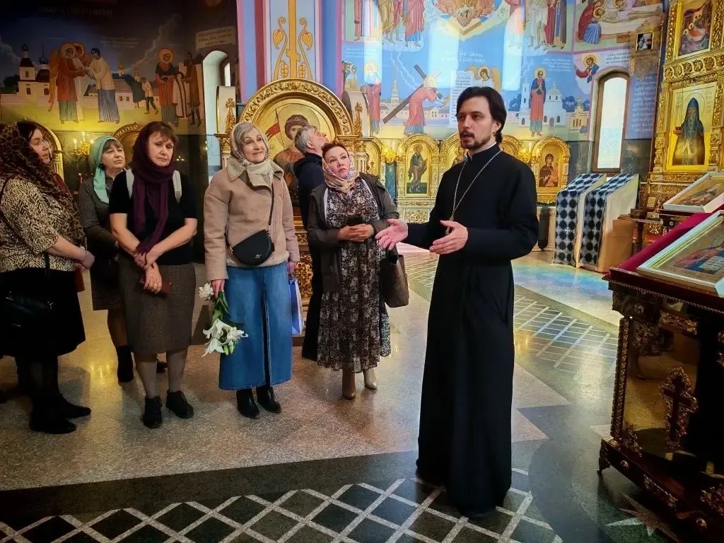 Учителя ОРКСЭ Красносельского и Петроградского районов совершили паломничество в храм Ксении Петербургской на Лахтинской улице