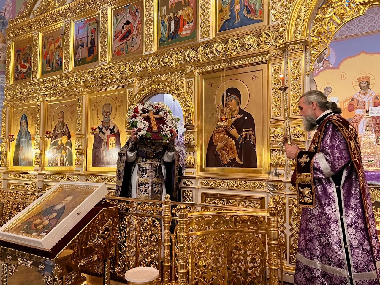 Воздвижение Честнаго и Животворящего Креста Господня