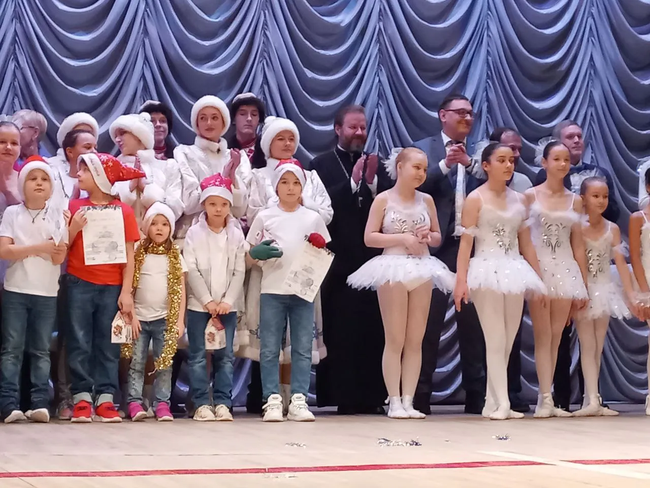 Состоялся Рождественский праздник «Дары волхвов» в ДК им. Шелгунова