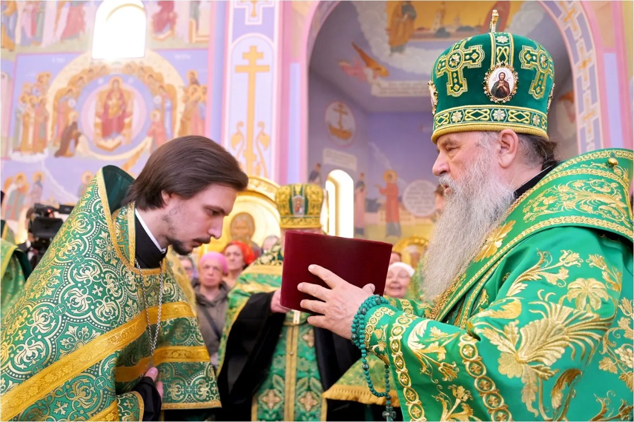 Митрополит Варсонофий совершил Всенощное бдение в нашем храме