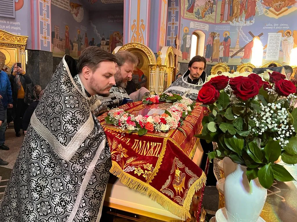 Вынос Плащаницы и Чин погребения