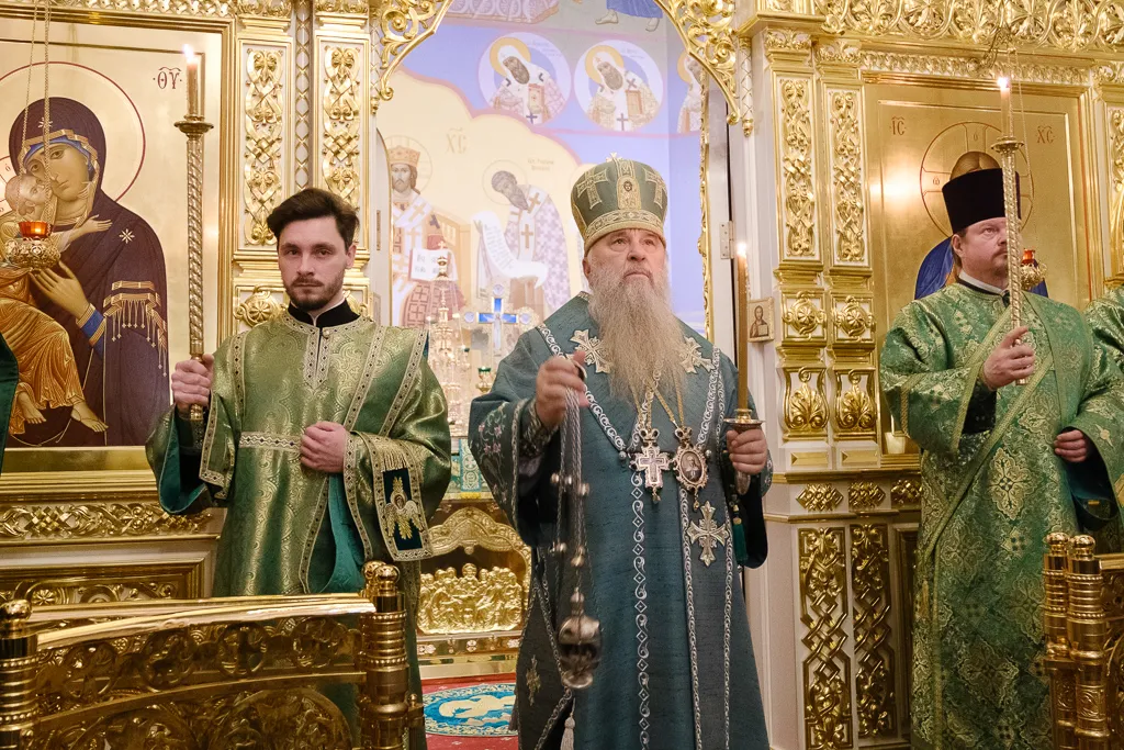 Всенощное бдение совершил митрополит Санкт-Петербургский и Ладожский Варсонофий