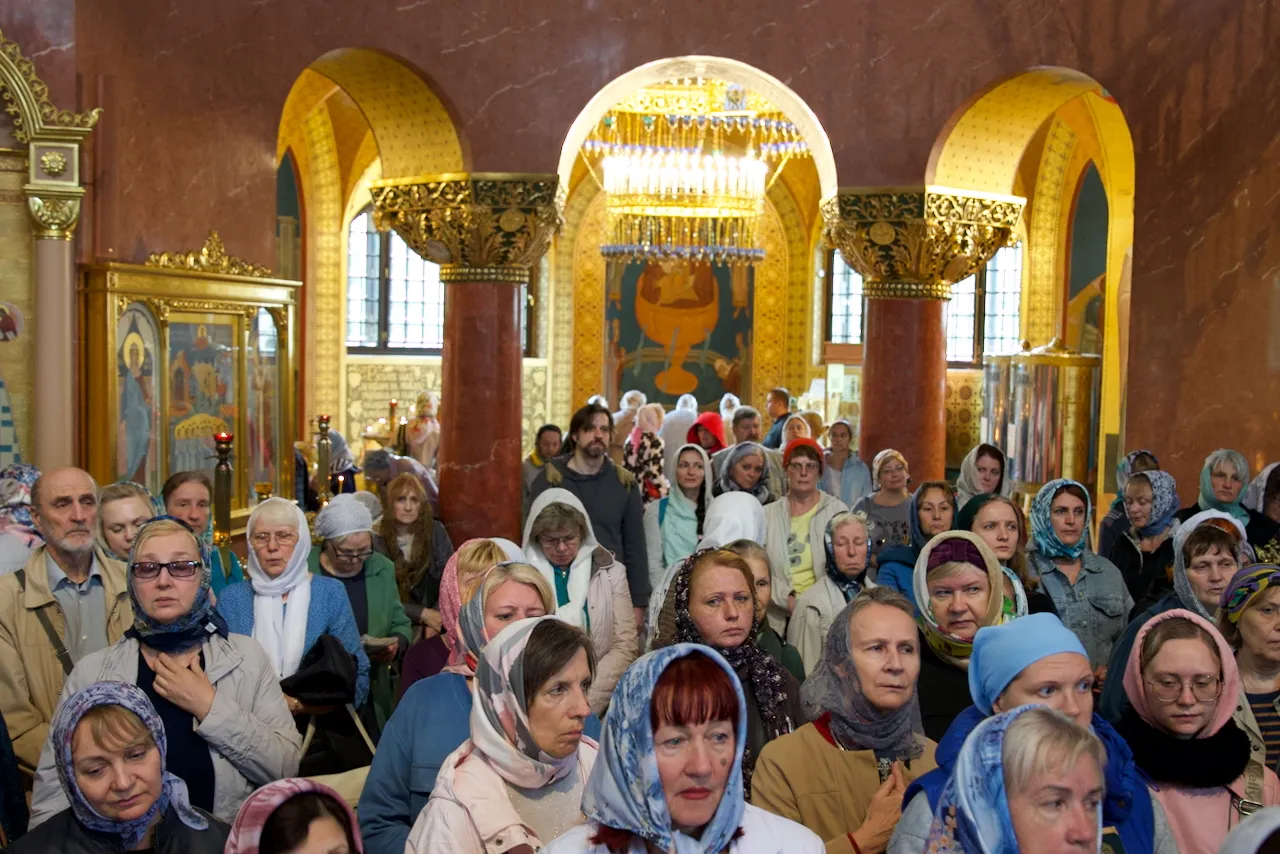 Молебен у мощей святителя Луки Крымского