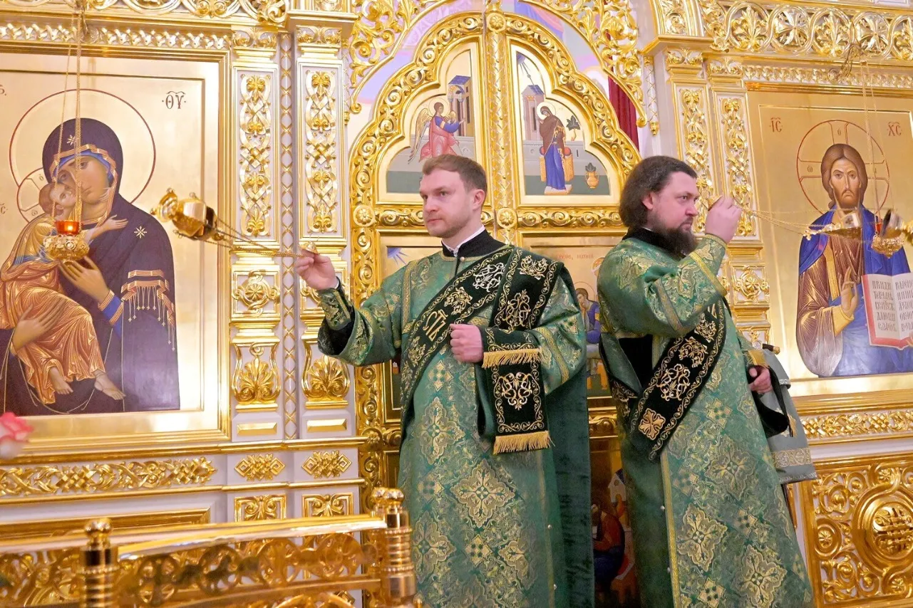 Митрополит Варсонофий совершил Всенощное бдение в храме святой Ксении Петербургской