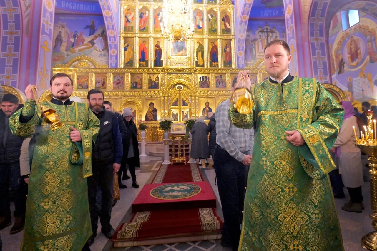 Митрополит Варсонофий совершил Всенощное бдение в храме святой Ксении Петербургской