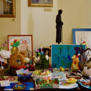 Работы участников конкурса детского творчества «Светлая Пасха» представлены в экспозиции нашего храма