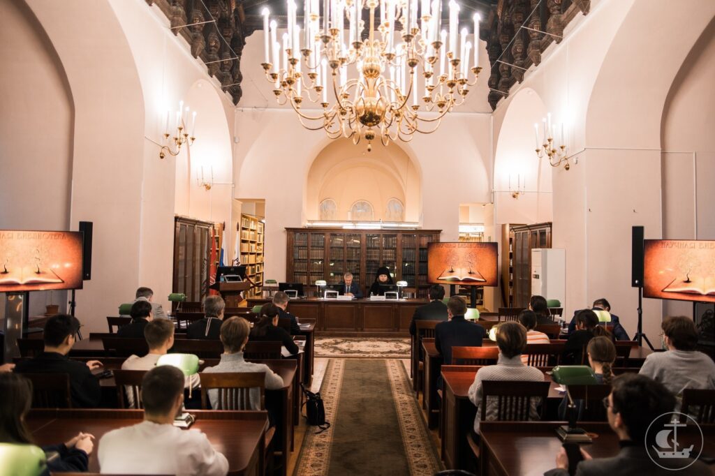Священник нашего храма принял участие в IV общественно-научном форуме «Государство и религия: пути диалога»